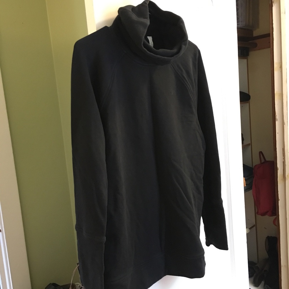 Lululemon Turtleneck Sweatshirt